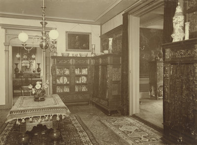 Zijkamer in het huis van de Mesdags, ca. 1915